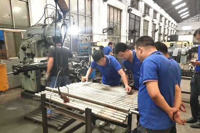 扬州天宇太阳能设备有限公司每周对各个工序进行质量监督检验的现场。